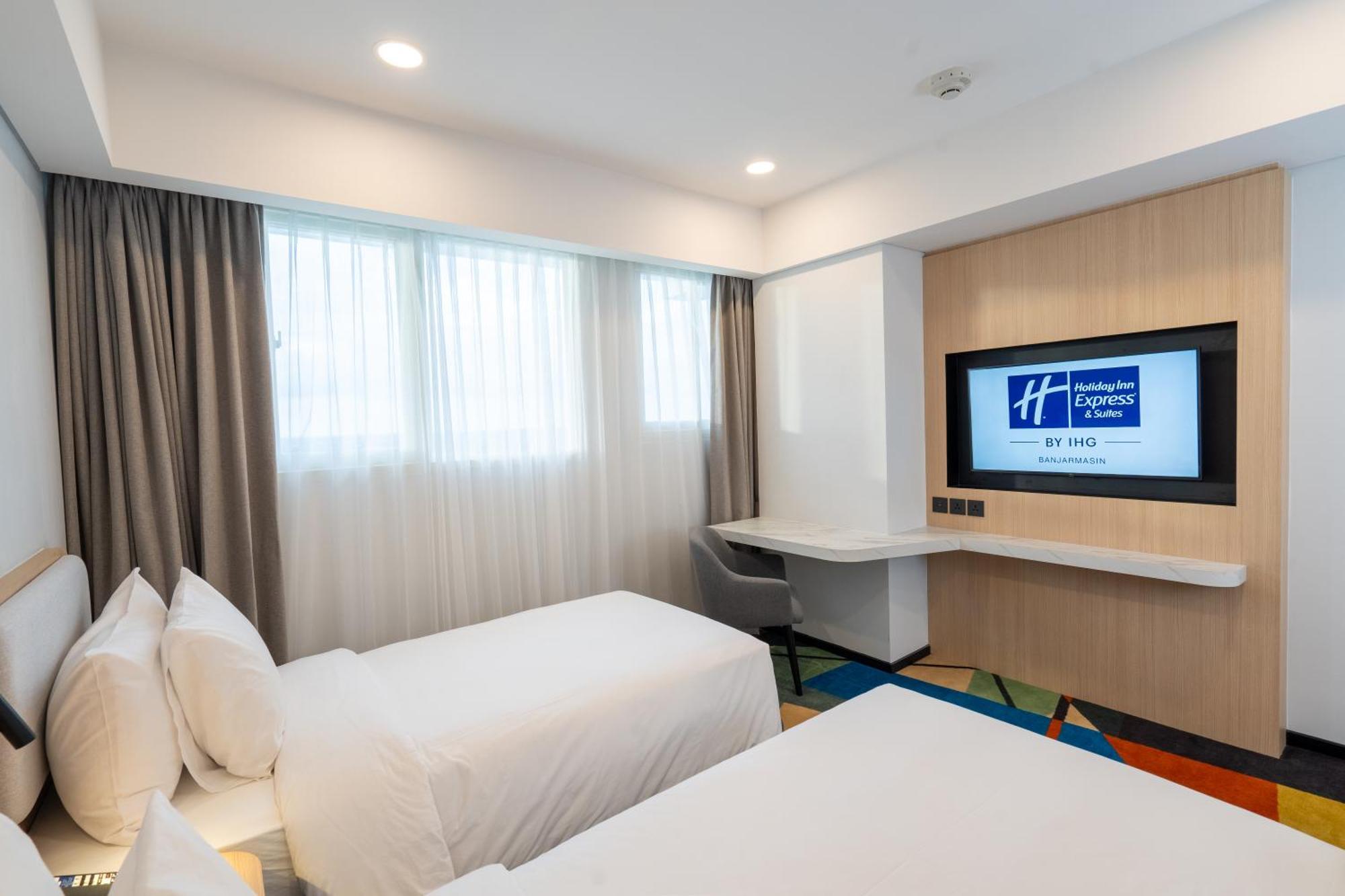Hotel Express & By Ihg