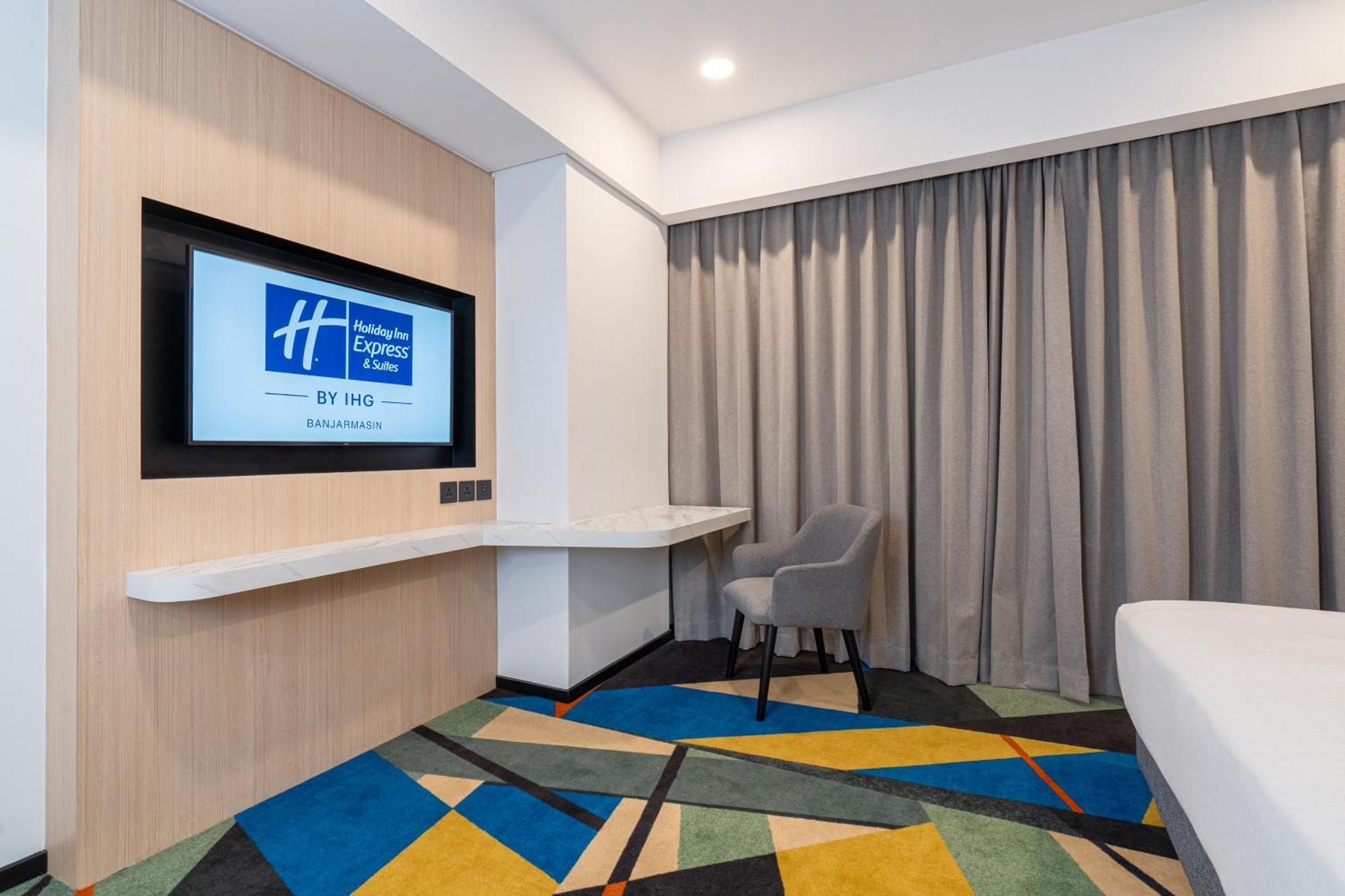 Hotel Express & By Ihg