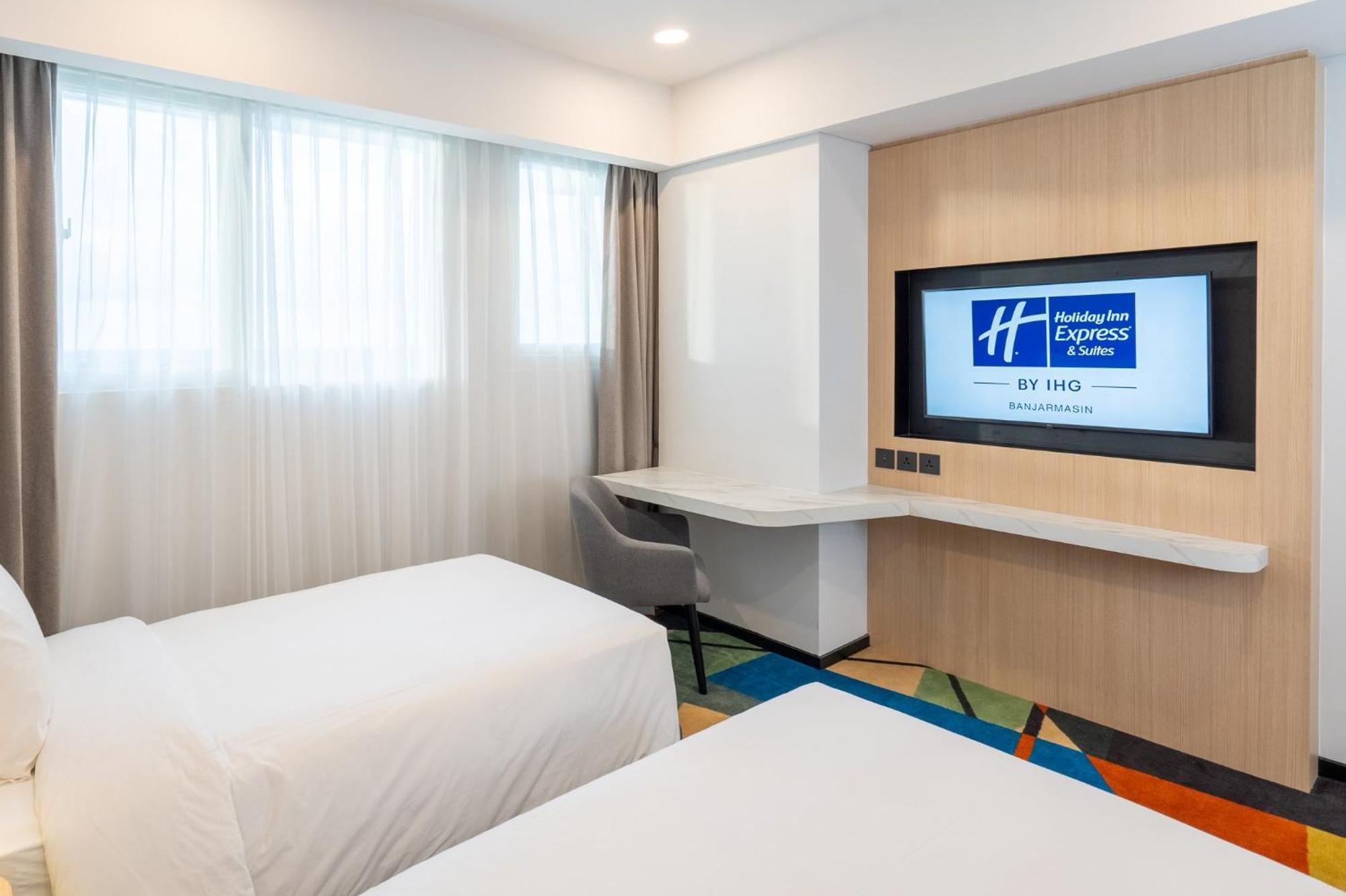 Express & By Ihg Hotel *