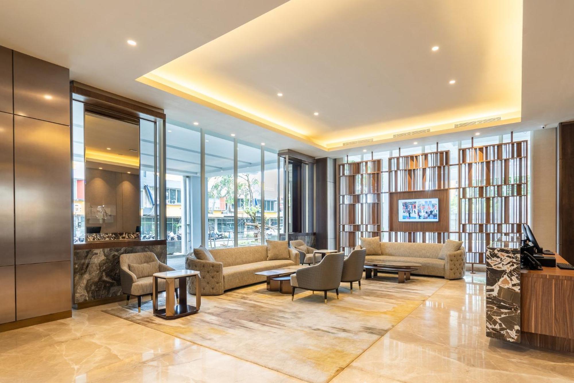 Express & By Ihg Hotel